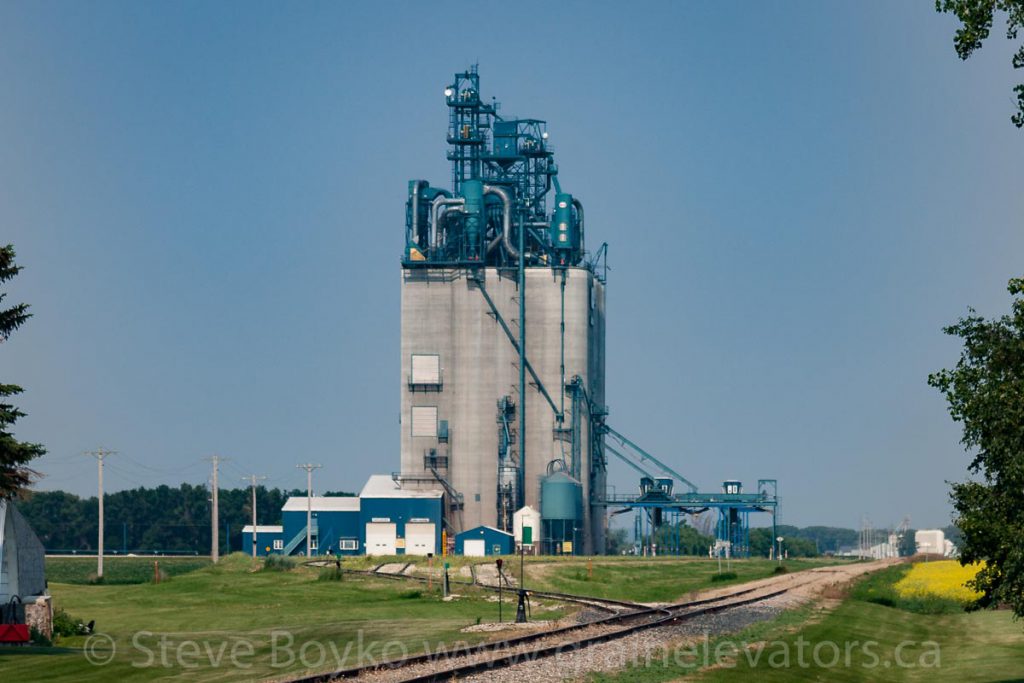 Side view of the Agassiz grain elevator. July 2014.