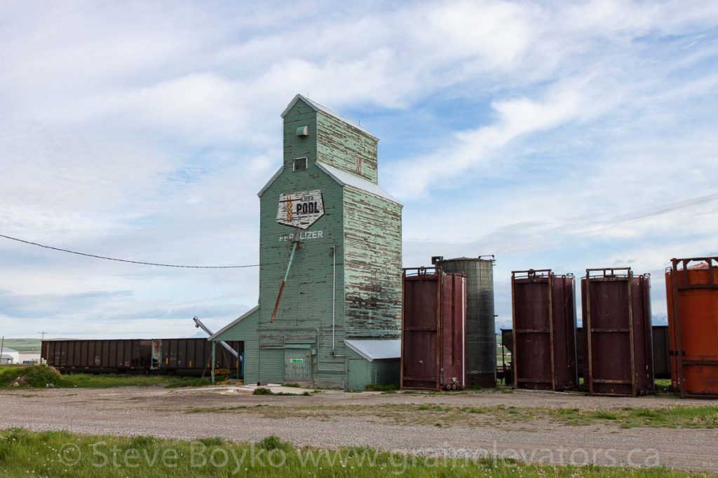 Alberta Wheat Pool fertilizer elevator in Pincher Station, AB, May 2016