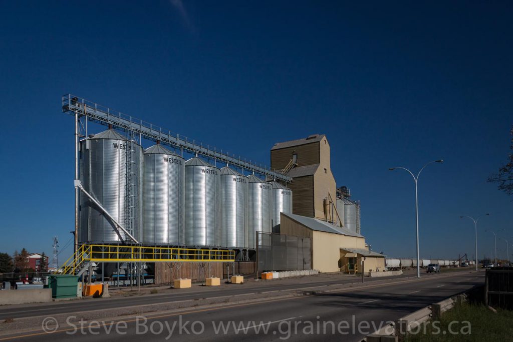 Coaldale, AB grain elevator, October 2015