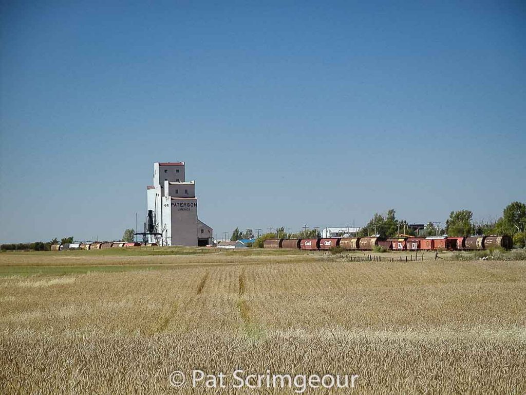 Grain elevator in Limerick, SK, Sept. 2002. Contributed by Pat Scrimgeour.