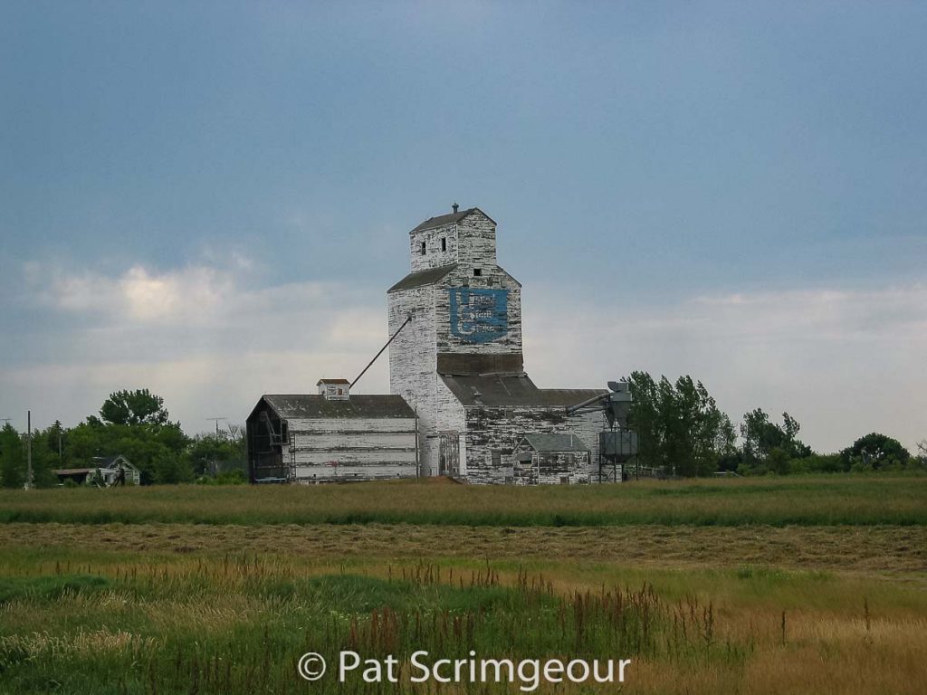 Frobisher, SK grain elevator, July 2005. Contributed by Pat Scrimgeour.