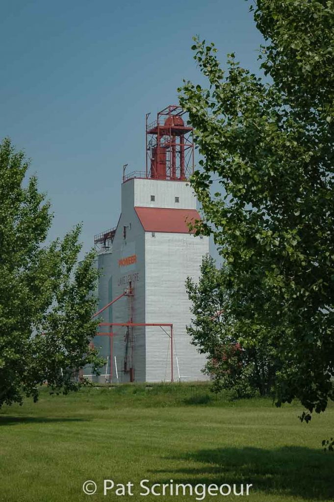 Grain elevator in Lake Lenore, SK, June 2006. Contributed by Pat Scrimgeour.