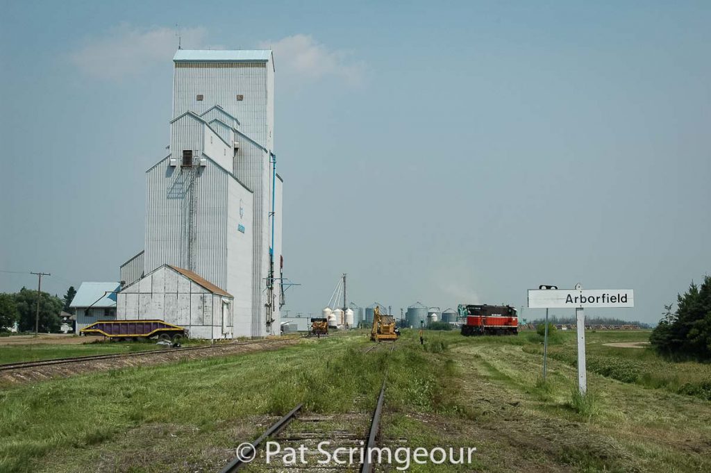 Grain elevator in Arborfield, SK, June 2006. Contributed by Pat Scrimgeour.