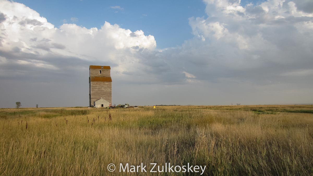 Maxim, SK grain elevator. Contributed by Mark Zulkoskey.