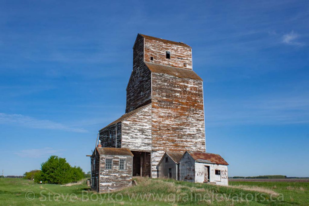 Oberon, MB grain elevator, May 2014. Contributed by Steve Boyko.