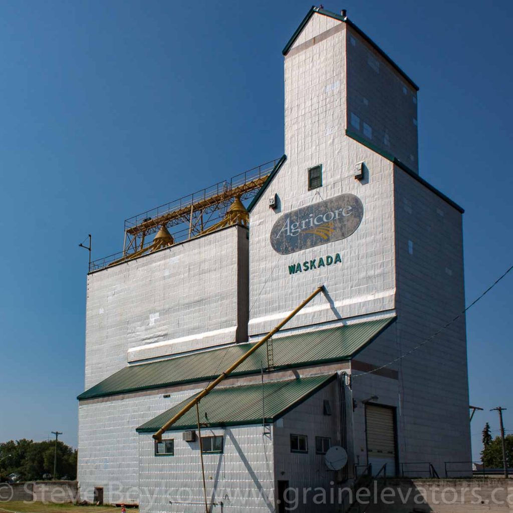 Waskada, MB grain elevator, Aug 2014. Contributed by Steve Boyko.