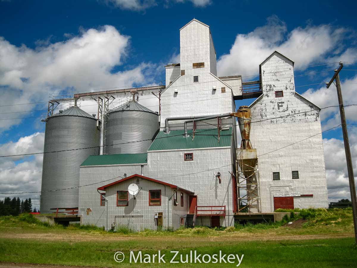 Kuroki, Saskatchewan grain elevator. Contributed by Mark Zulkoskey.