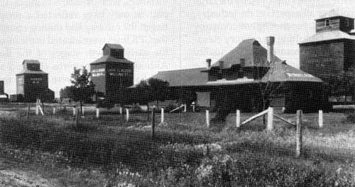 Winkler train station and elevators, 1916.