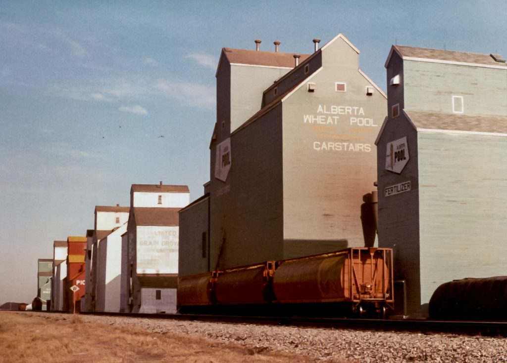 Carstairs, AB grain elevators, Mar 1983. Copyright by Robert Boyd.