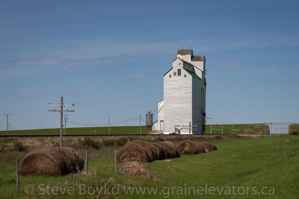 Grain elevator in Harte, MB, May 2014. Contributed by Steve Boyko.