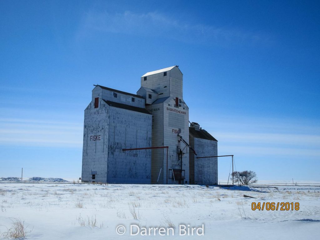 Grain elevator in Fiske, SK, Apr 2018. Contributed by Darren Bird.