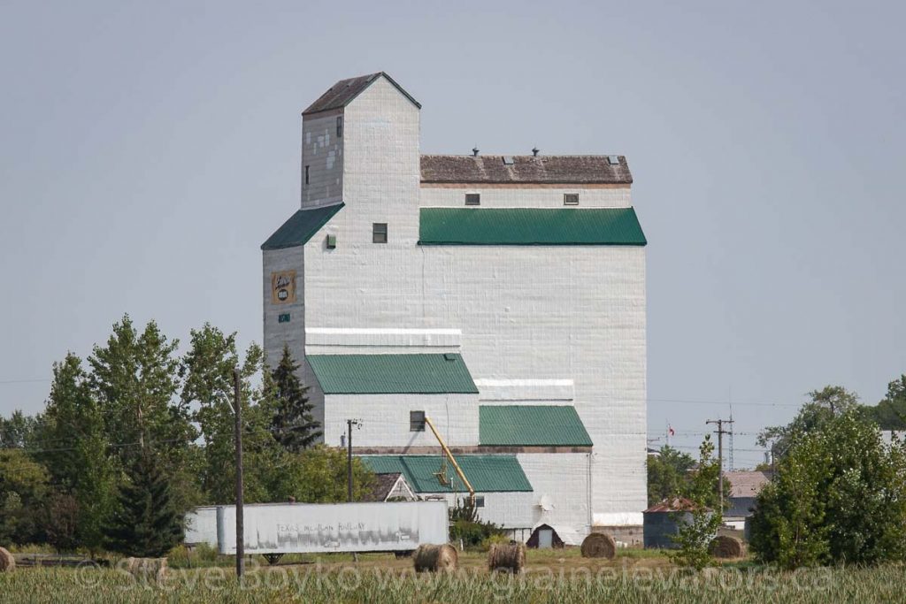 Reston, MB grain elevator, Aug 2014. Contributed by Steve Boyko.