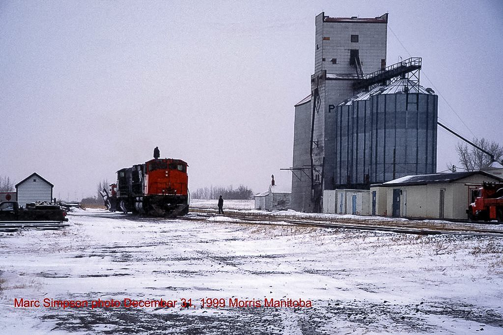 Southern Manitoba Railway 3516 in Morris, Dec 1999. Contributed by Marc Simpson.