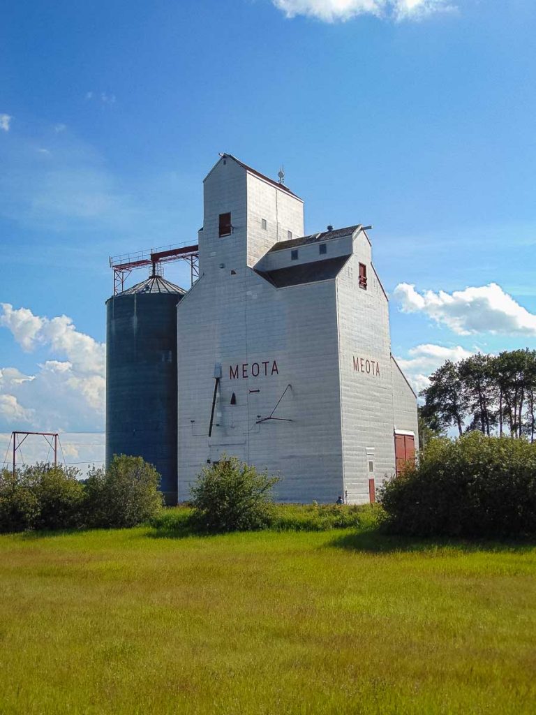Grain elevator in Meota, SK, May 2018. Copyright by BW Bandy.