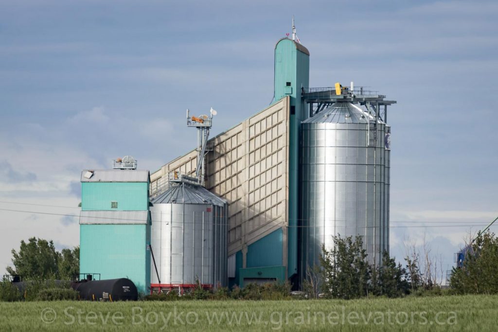 Buffalo 1000 grain elevator near Fort Saskatchewan, AB, July 2018. Contributed by Steve Boyko.