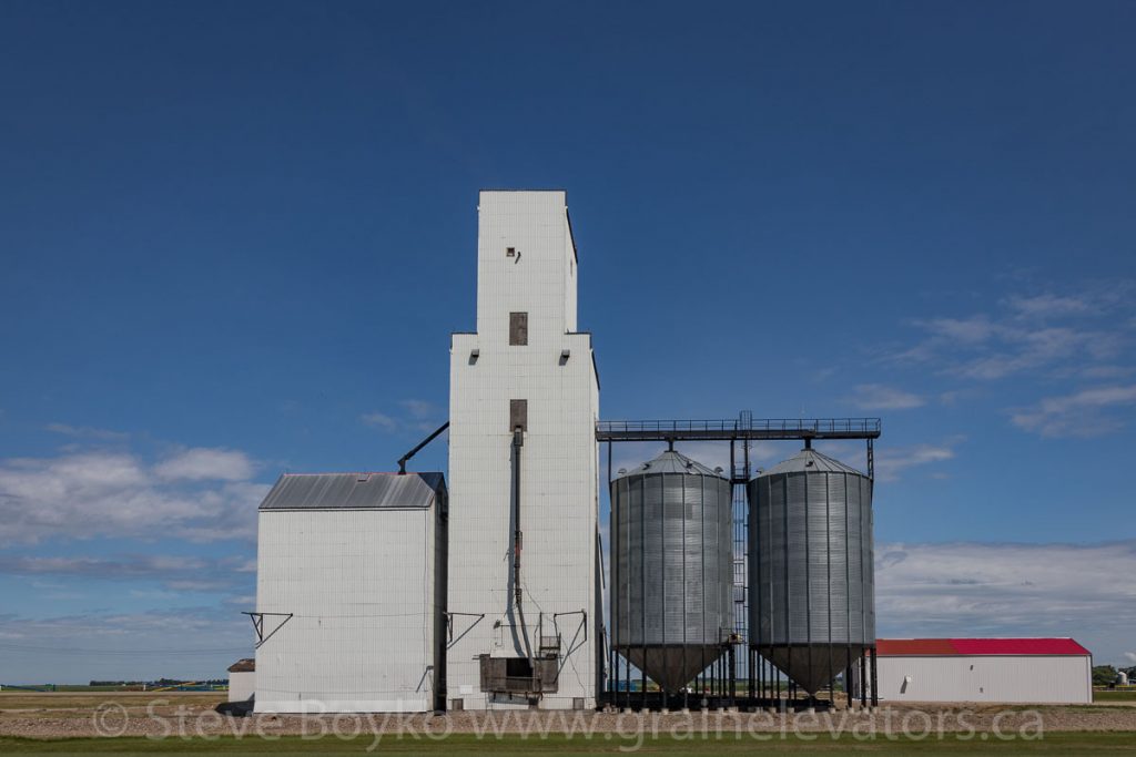 The grain elevator in Holland, MB, Jun 2018. Contributed by Steve Boyko.