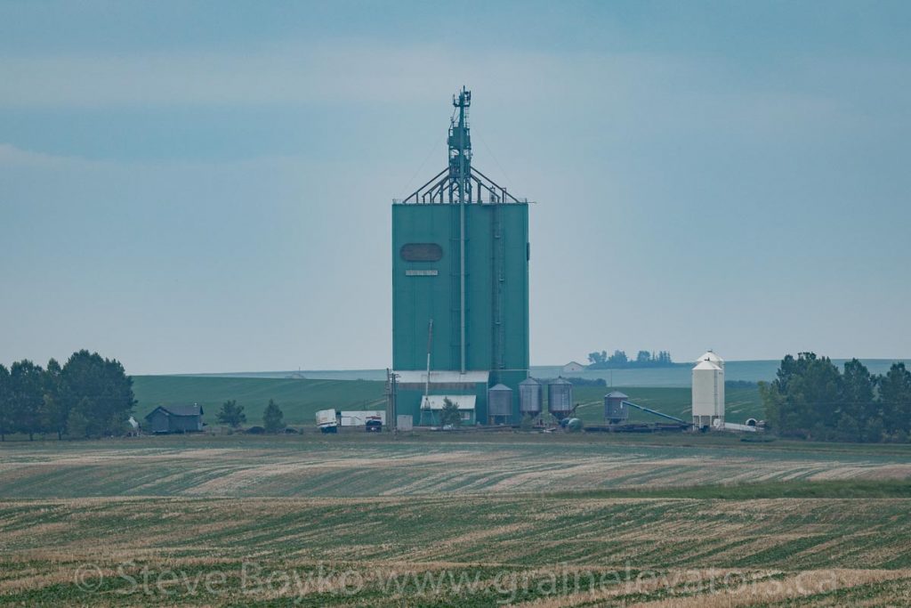 Starland, AB grain elevator, June 2018. Contributed by Steve Boyko.
