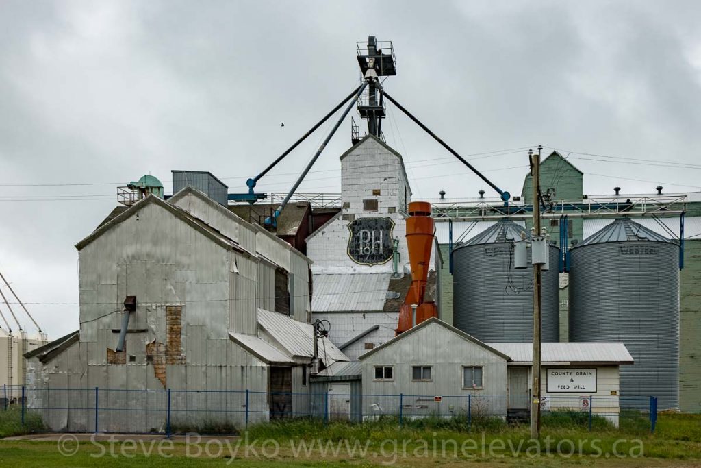 Ex Parrish and Heimbecker grain elevator in Three Hills, AB, June 2018. Contributed by Steve Boyko.