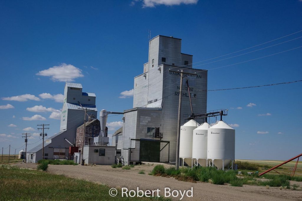 Grain elevators in Richlea, SK, summer of 2017. Contributed by Robert Boyd.
