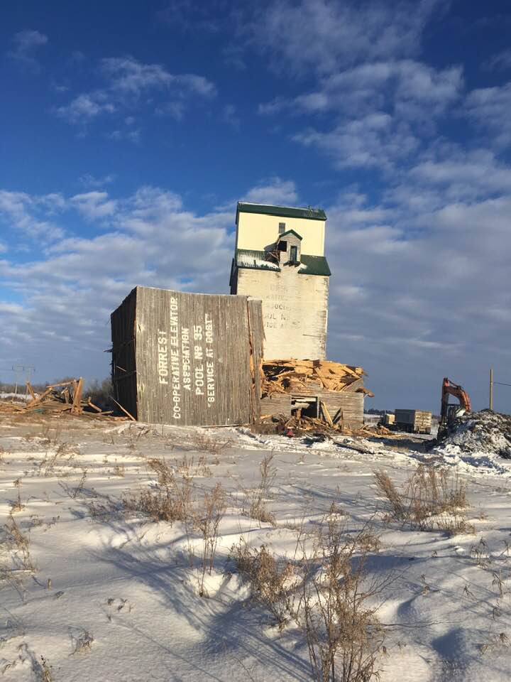 Forrest grain elevator annex destroyed, Nov 29, 2018. Copyright by Wendy Paterson.
