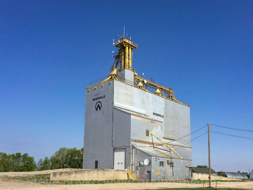 Artel grain elevator in Niverville, MB, May 2018. Contributed by Steve Boyko.