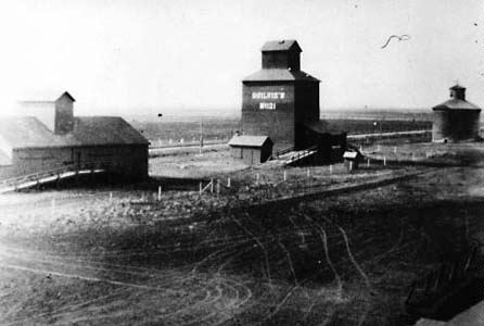 Niverville grain elevators, 1911.