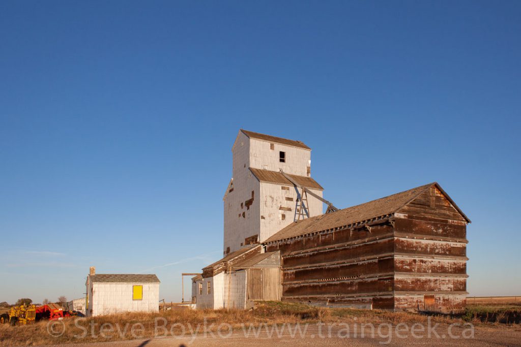 Ogilvie grain elevator in Wrentham, AB