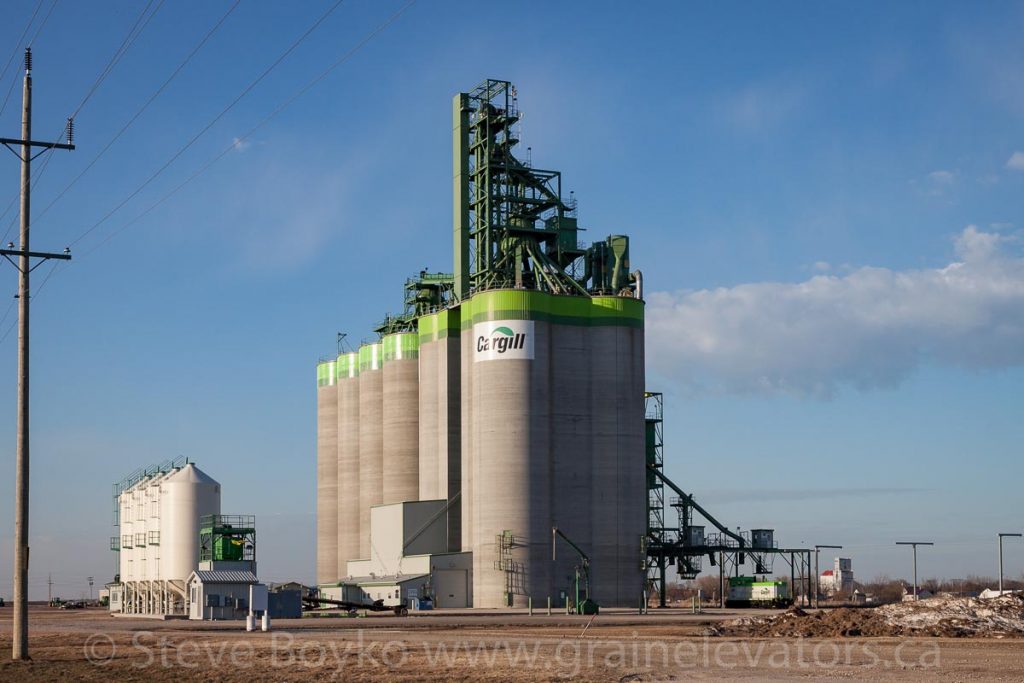 Cargill grain elevator in Morris, MB, Apr 2017. Contributed by Steve Boyko.