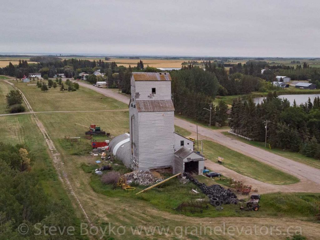 Angusville, MB grain elevator, Aug 2019. Contributed by Steve Boyko.