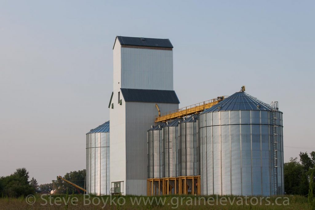The grain elevator at Fork River, Manitoba, June 2015. Contributed by Steve Boyko.