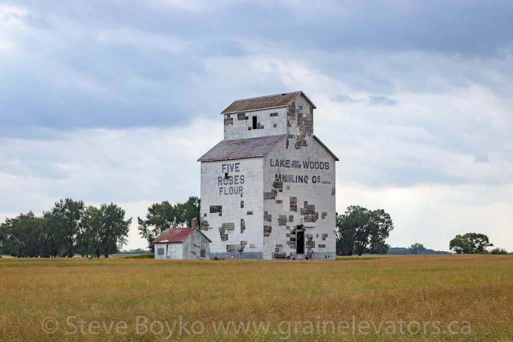 Still advertising Five Roses Flour