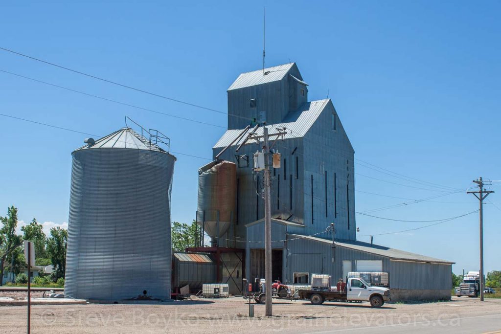 A grain elevator in Iroquois, South Dakota, July 2014. Contributed by Steve Boyko. 