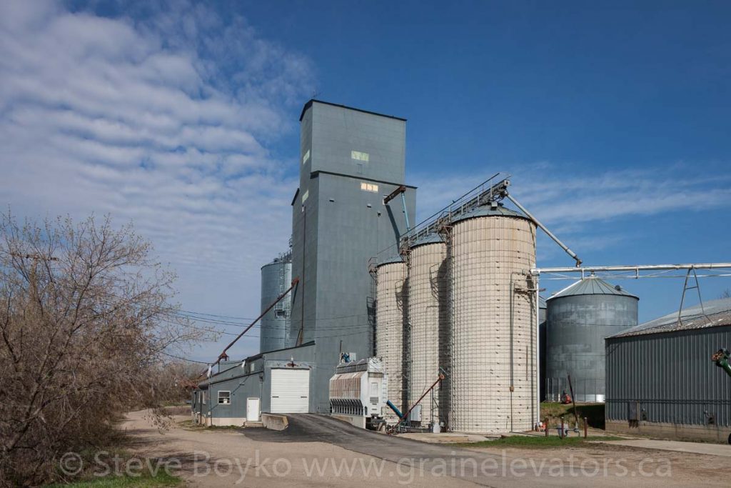 Grain elevator in Lake Park, MN, April 2016. Contributed by Steve Boyko.