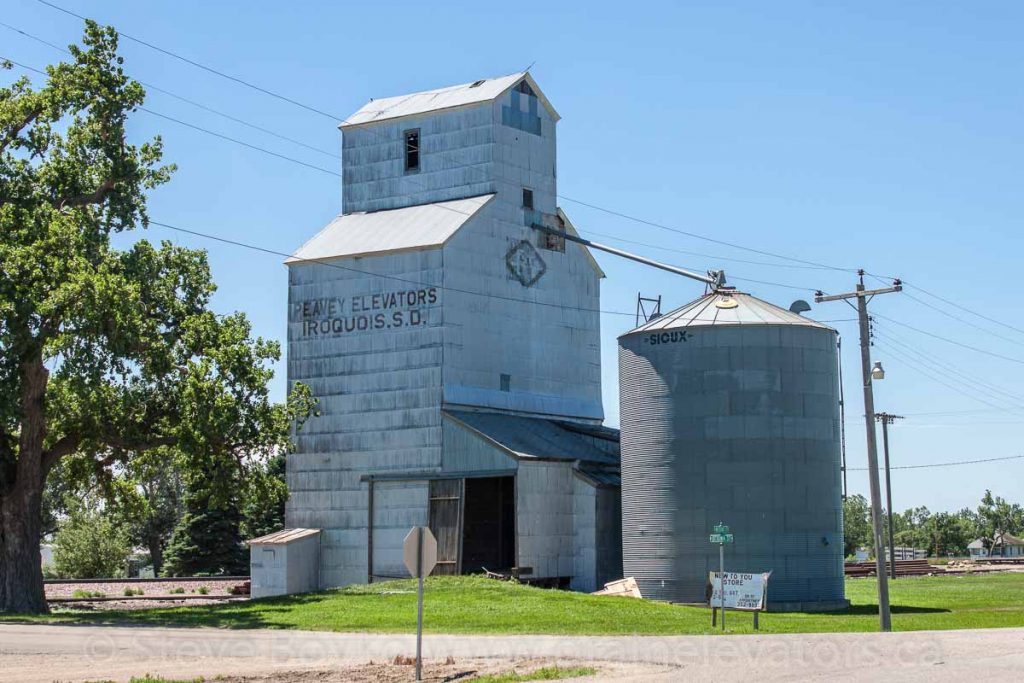 Peavey grain elevator in Iroquois, South Dakota, July 2014. Contributed by Steve Boyko.