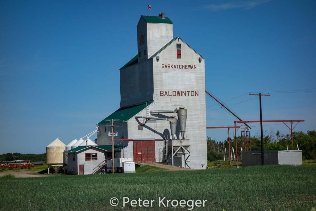 Grain elevator in Baldwinton, SK, Mar 2012. Contributed by Peter Kroeger.