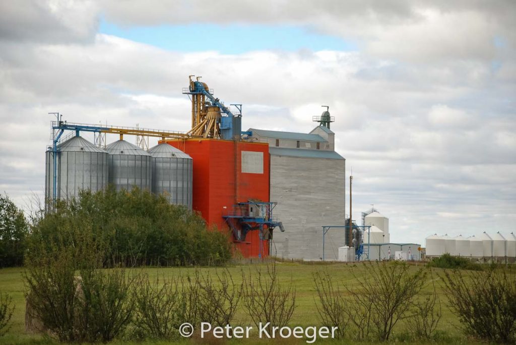 The Biggar, SK grain elevator complex, Sep 2009. Contributed by Peter Kroeger.