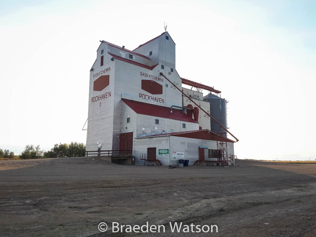 The Rockhaven "D" grain elevator, Sep 2020. Contributed by Braeden Watson.