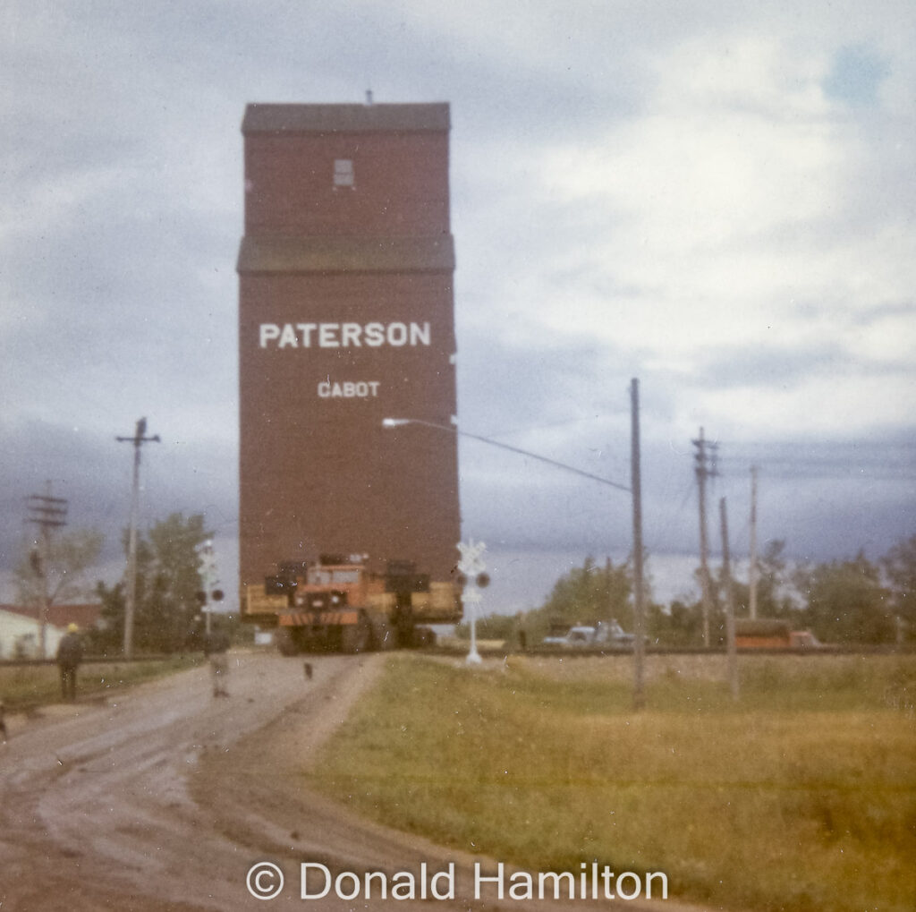 The Cabot grain elevator en route to Dacotah. Contributed by Donald Hamilton.