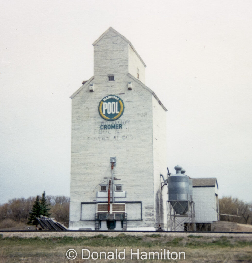 Smaller Pool elevator in Cromer, July 1989. Copyright by Donald Hamilton.