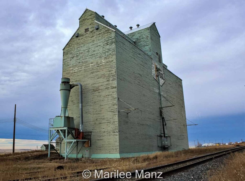 Ex AWP grain elevator in Three Hills, AB. Contributed by Marilee Manz.