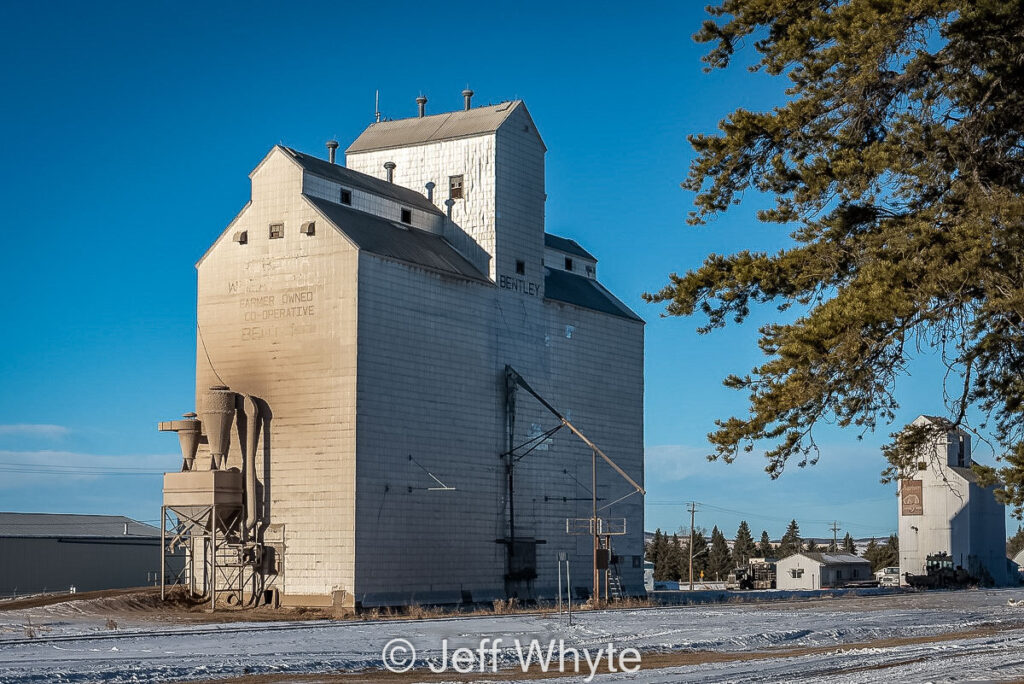 Grain elevator in Bentley, AB, Dec 2020. Contributed by Jeff Whyte.