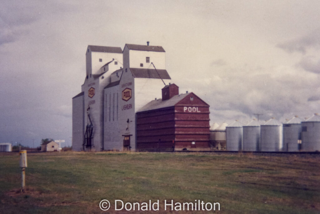 Pool grain elevator in Lashburn, 1990. Copyright by Donald Hamilton.