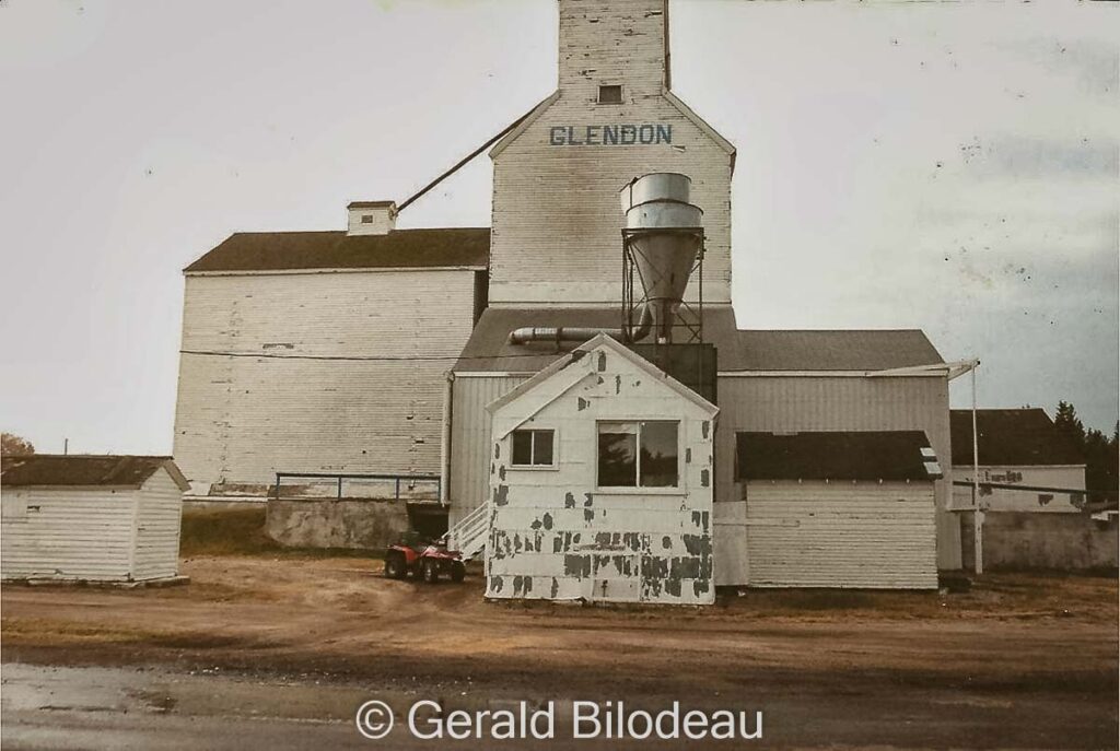 Glendon, AB grain elevator. Contributed by Gerald Bilodeau.