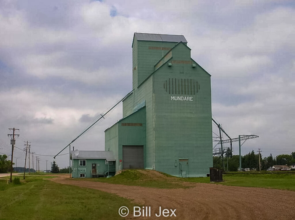 Grain elevator in Mundare, AB, June 2011. Contributed by Bill Jex.