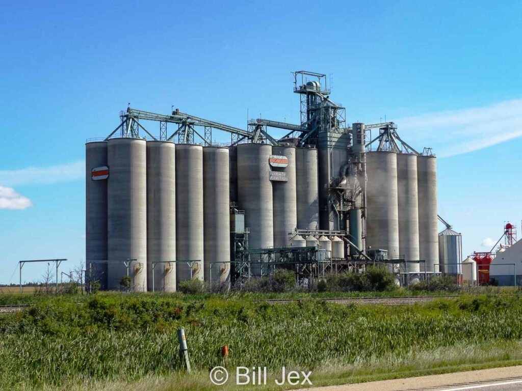 Richardson Pioneer terminal near Ohaton, AB, Aug 2014. Contributed by Bill Jex.