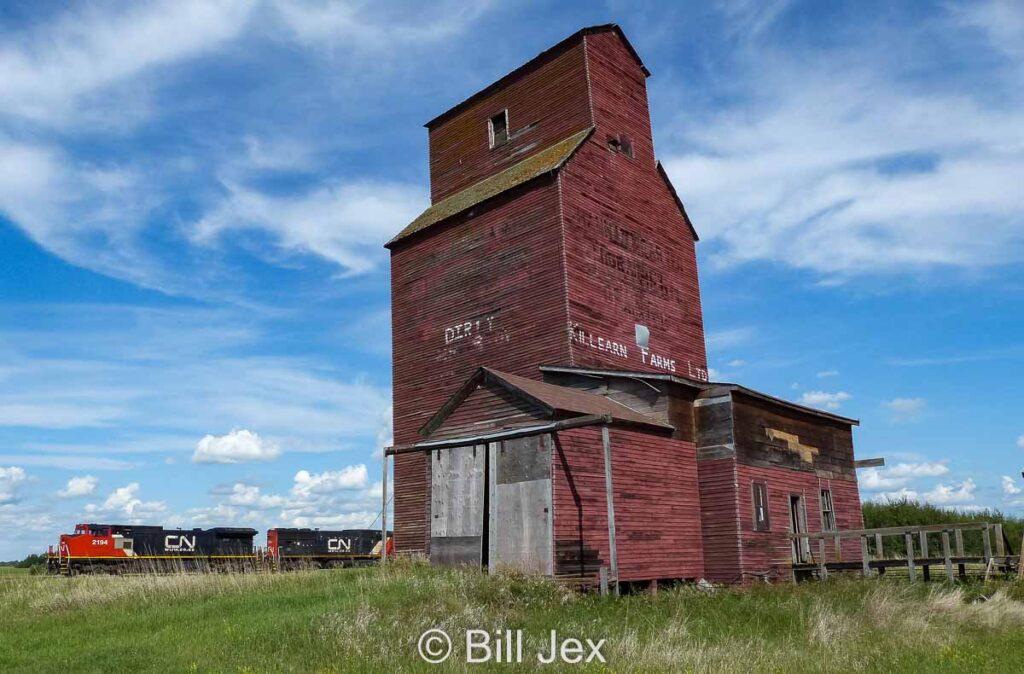 Shonts, AB grain elevator, July 2014. Contributed by Bill Jex.