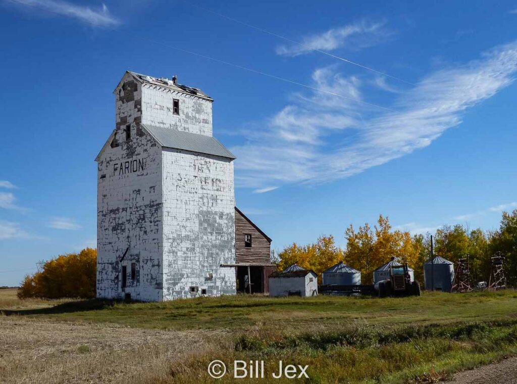 Farion Farms grain elevator, former Dodds elevator, Oct 2014. Contributed by Bill Jex.