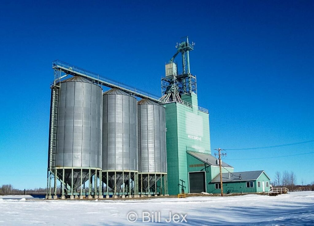 Grain elevator in Woodgrove, AB, Feb 2015. Contributed by Bill Jex.