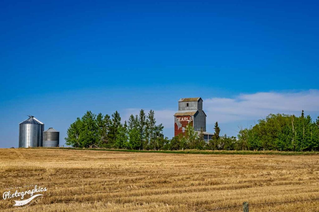 Gartly, AB grain elevator, May 2018. Contributed by Jason Paul Sailer.