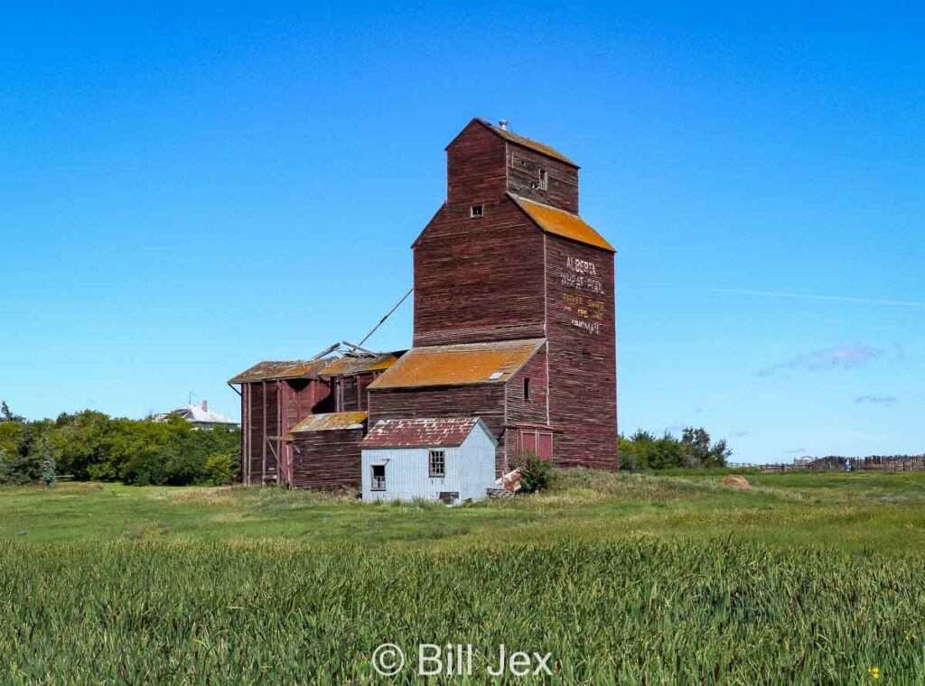 Grain elevator outside Kingman, AB, Aug 2014. Contributed by Bill Jex.